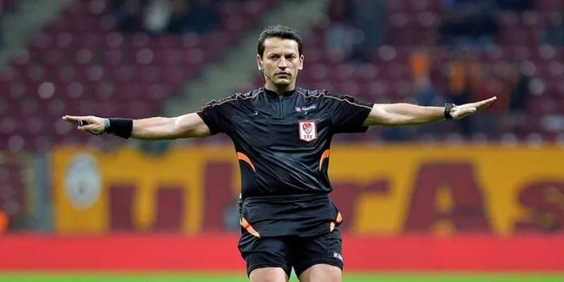 SON DAKİKA BEŞİKTAŞ HABERLERİ - Altay-Beşiktaş maçının VAR hakemi Volkan Bayarslan oldu - 1