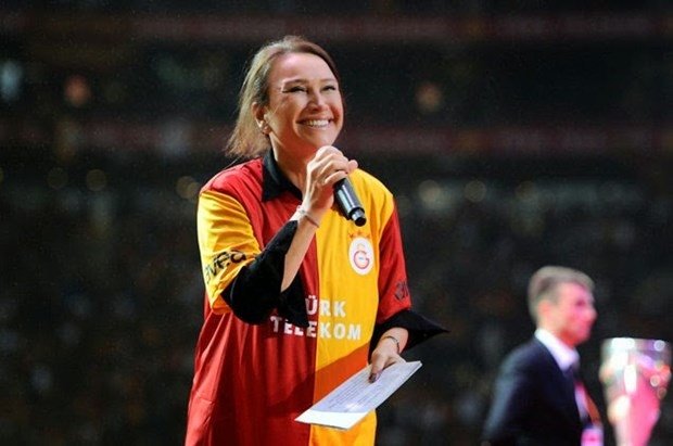 Ünlüler hangi takımı tutuyor?
