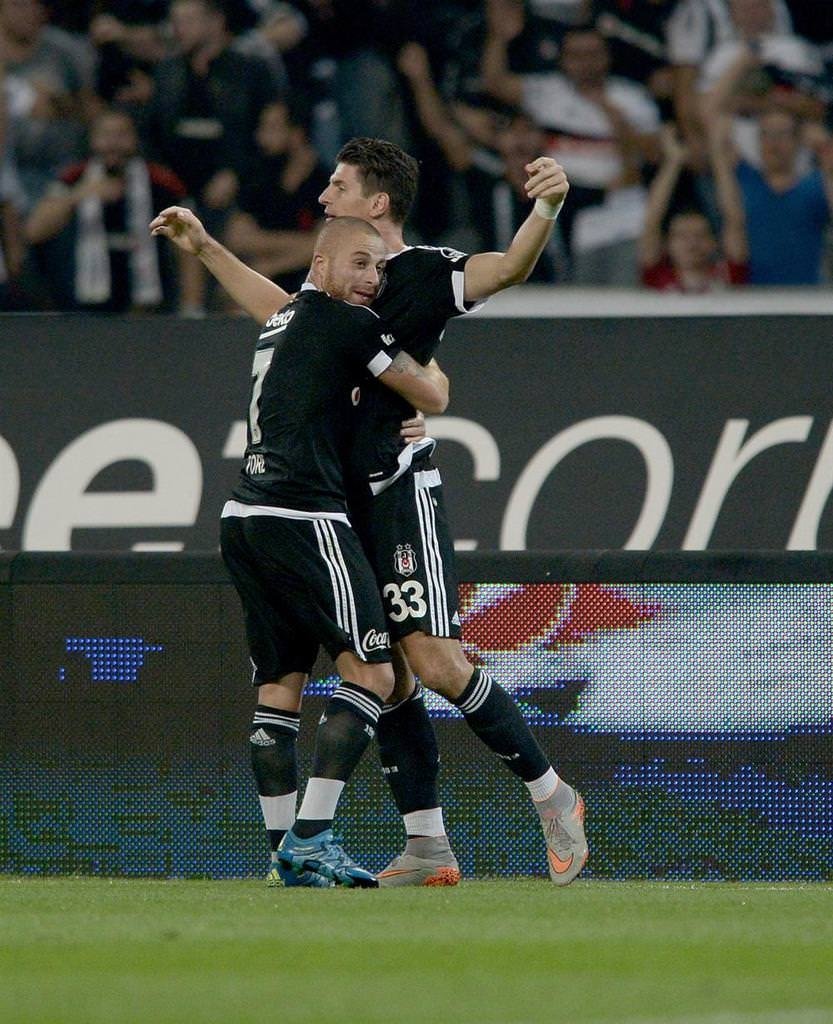 Gökhan Töre ve Mario Gomez Beşiktaş’a dönüyor