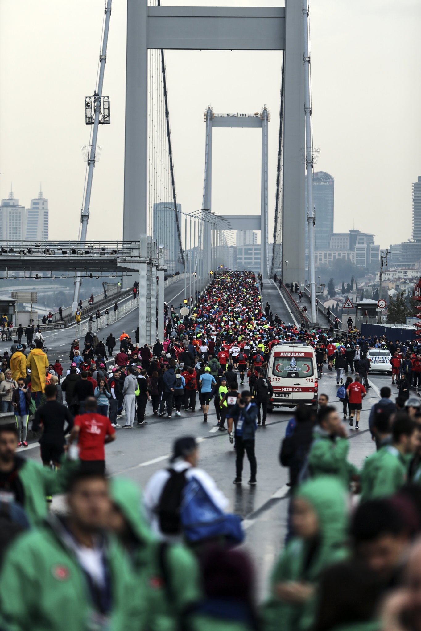 125 bin kişi çocuklar için koşuyor!