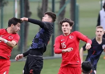Genç millilerin maçında fair play örneği