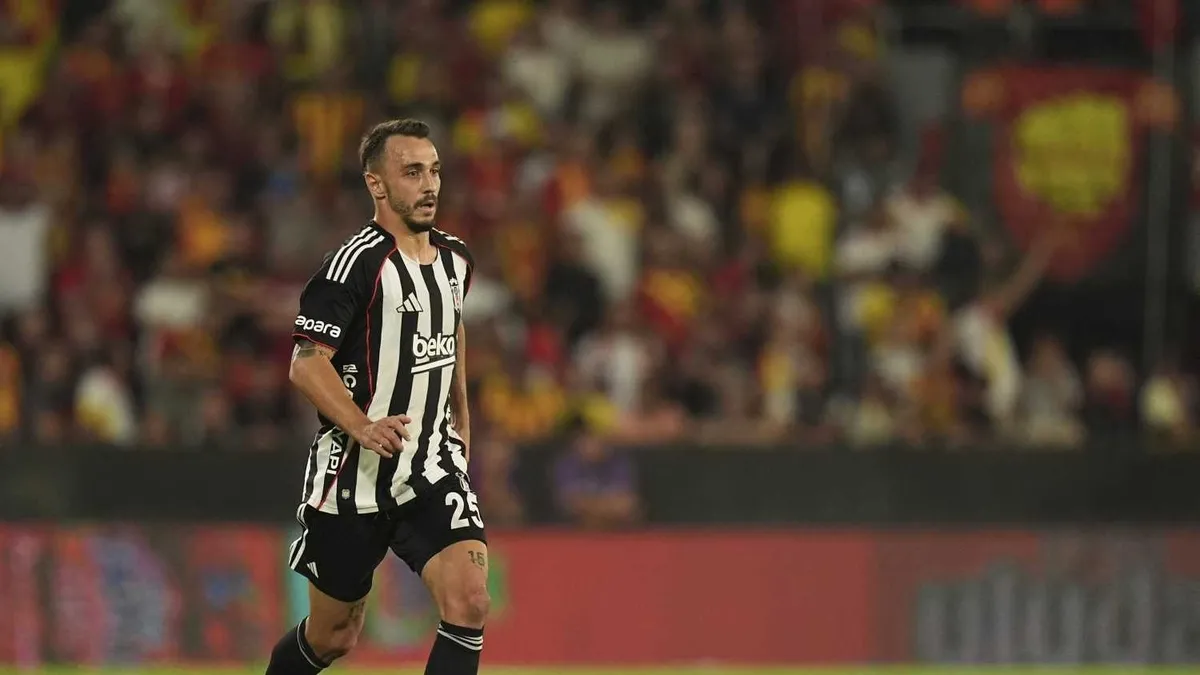 SON DAKİKA: Beşiktaş'ta Gökhan Sazdağı Çorum FK’ya transfer oldu!