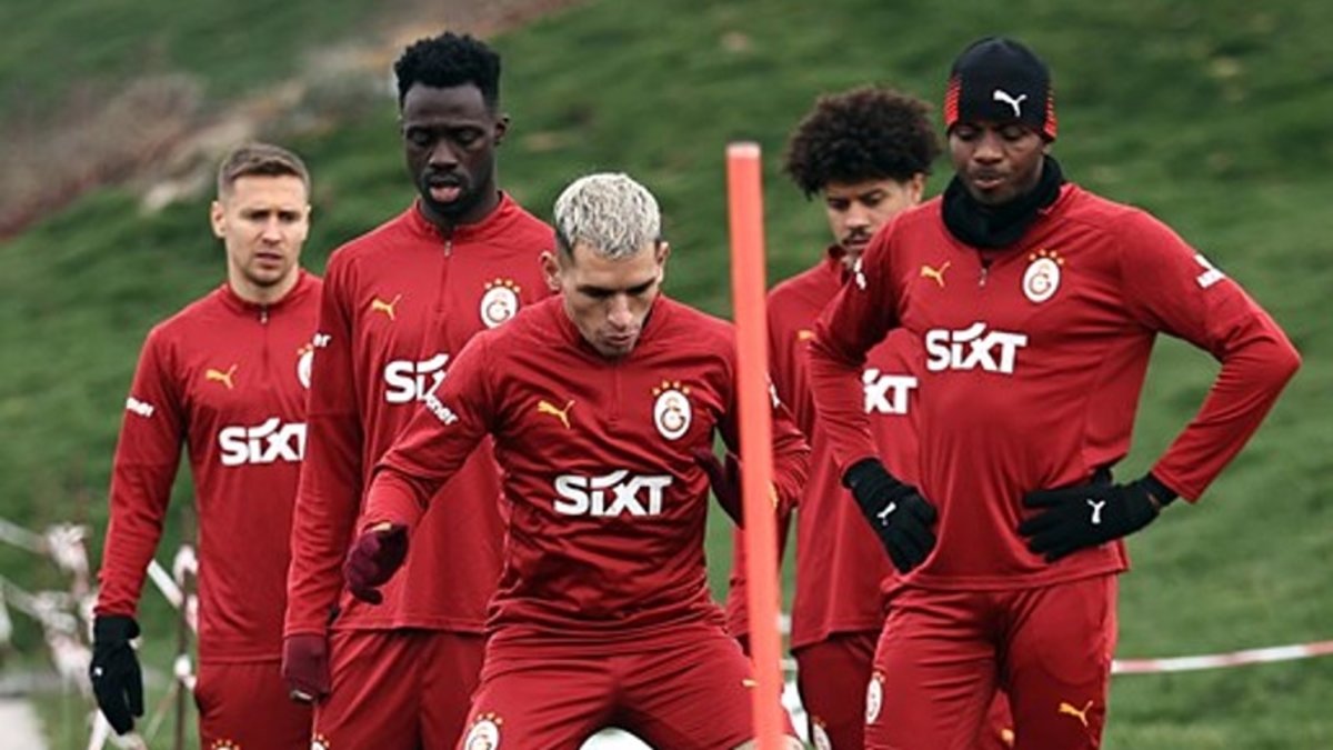 Lider Galatasaray, Süper Lig'de Kasımpaşa'ya konuk oluyor! Lider Galatasaray, Süper Lig'de Kasımpaşa'ya konuk oluyor!