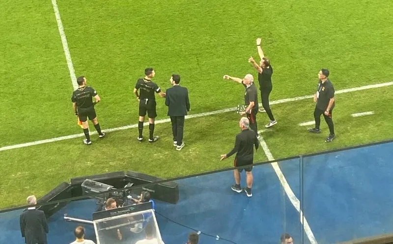 Başakşehir, Galatasaray'a karşı penaltı kazandı! - 1