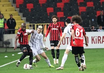 Beşiktaş penaltı kazandı! İşte o pozisyon