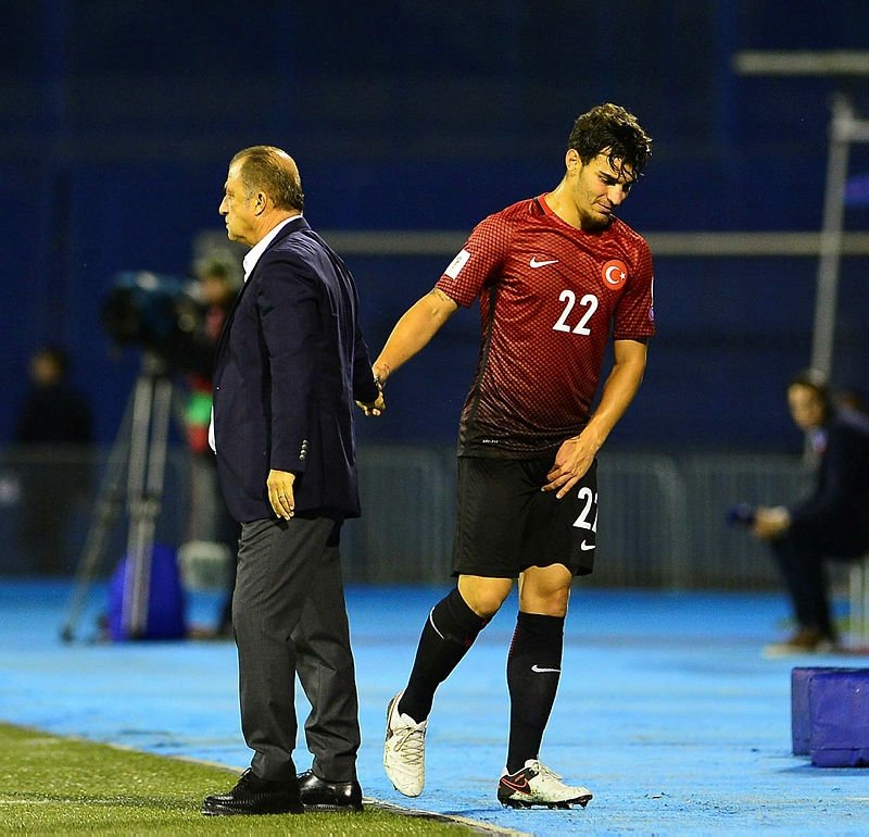 Kaan Ayhan, 4 Büyükler’in hedefinde