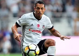Beşiktaş'ta Adriano şoku