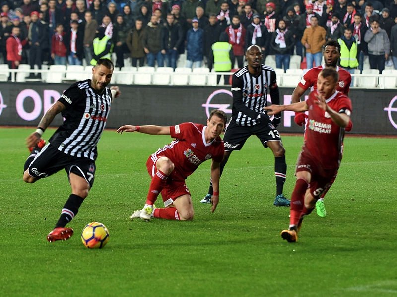 Erman Toroğlu: Aykut Kocaman futbolcuları böyle tehdit etti!