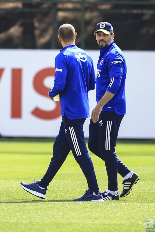 Fenerbahçe’de 2 ayrılık 4 transfer! Erol Bulut onay verdi