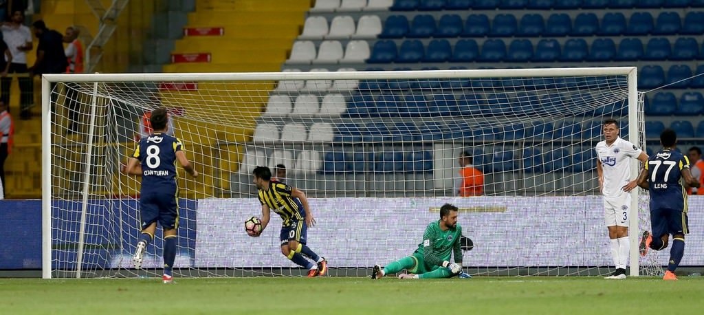 Kasımpaşa-Fenerbahçe karşılaşmasından kareler