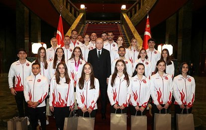 Son dakika spor haberi: Başkan Recep Tayyip Erdoğan milli sporcuları kabul etti!