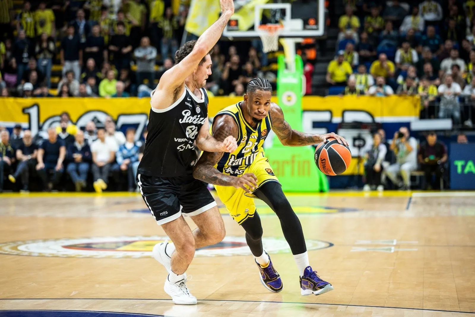 Fenerbahçe Tarfin, Partizan'ı evinde devirdi