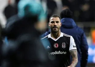 Ricardo Quaresma ile masaya oturuluyor
