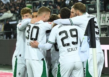 M'gladbach 3 golle kazandı!