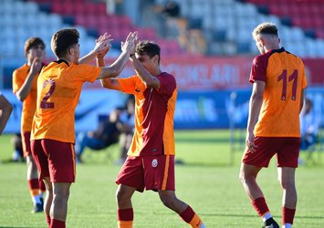 G.Saray Ümraniyespor'a fark attı!
