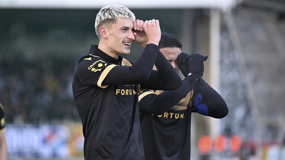 TRANSFER HABERİ: Galatasaray'a Slovak orta saha! Scout ekibi önerdi TRANSFER HABERİ: Galatasaray'a Slovak orta saha! Scout ekibi önerdi