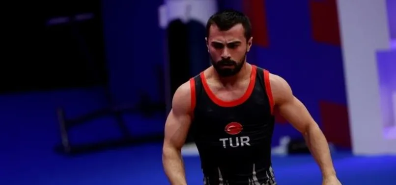 AKDENİZ OYUNLARI: Milli halterci Ferdi Hardal'dan altın madalya!