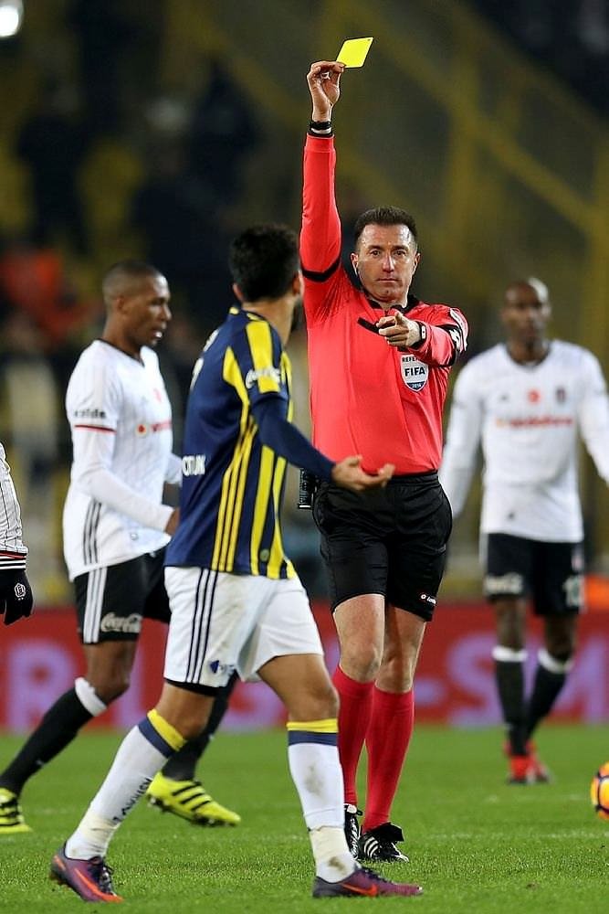 Hakemlerin asıl meslekleri şaşırttı