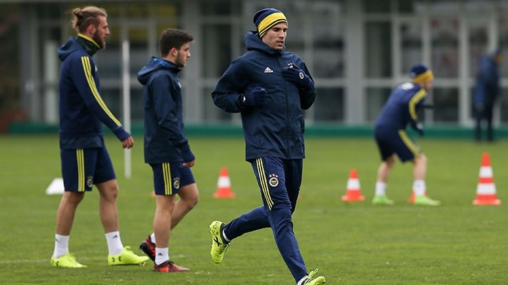 Fenerbahçe’de yolcular belli oldu!