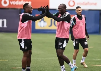 Beşiktaş'ta derbi mesaisi sürüyor