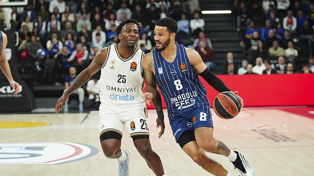 Anadolu Efes sahasında Dubai Basketbol'a mağlup oldu! İşte maçın özeti