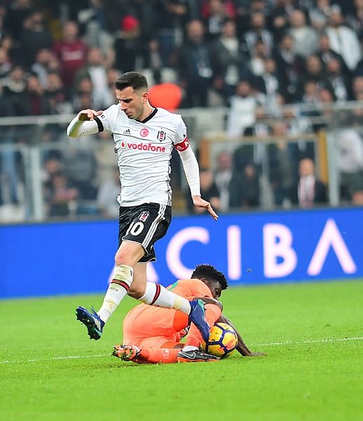 Beşiktaş’ta 10 isimle yollar ayrılacak!