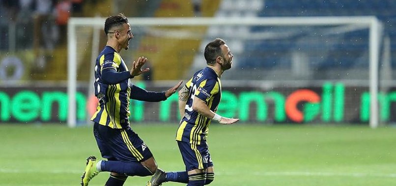 Valbuena attı sosyal medya yıkıldı! İşte yorumlar