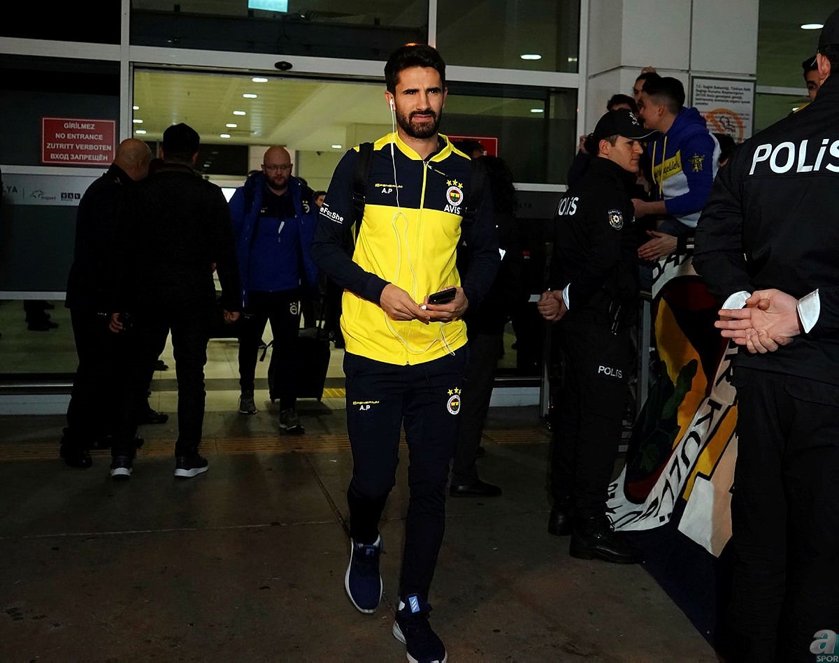 Fenerbahçe’de 2 sürpriz ayrılık yolda! Satış listesine kondular