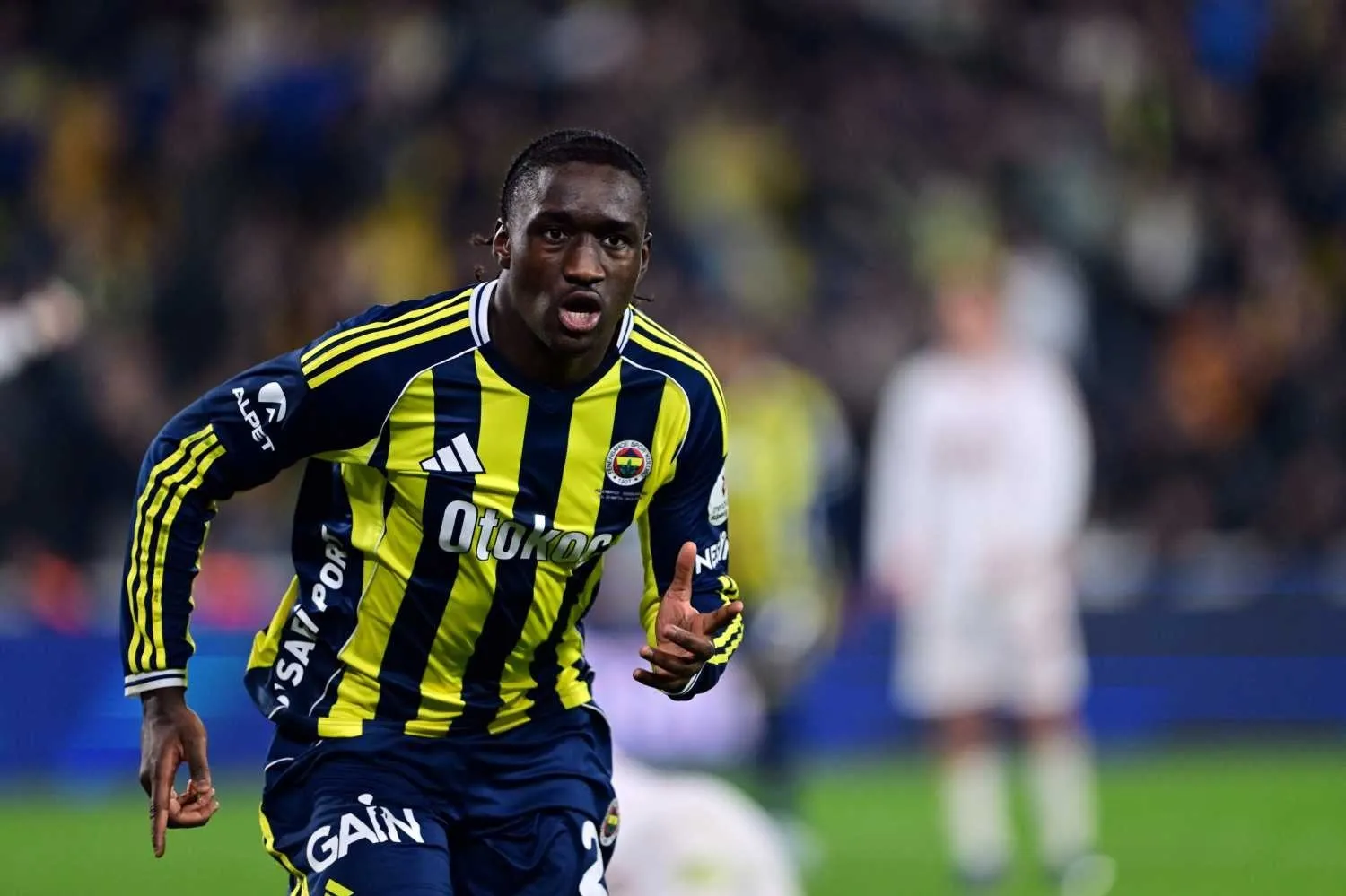 Fenerbahçe'den Yıldız Adayına İngiliz Talip