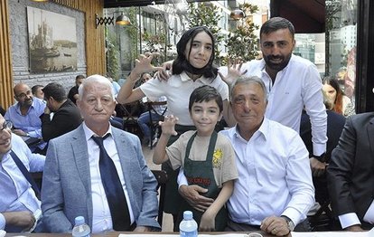 Beşiktaş Başkanı Ahmet Nur Çebi taraftarlarla bir araya geldi