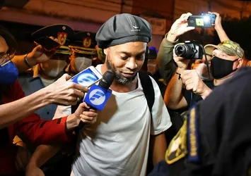 Ronaldinho kefaletle çıktı