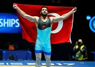 Milli güreşçi Metehan Başar dünya şampiyonu oldu