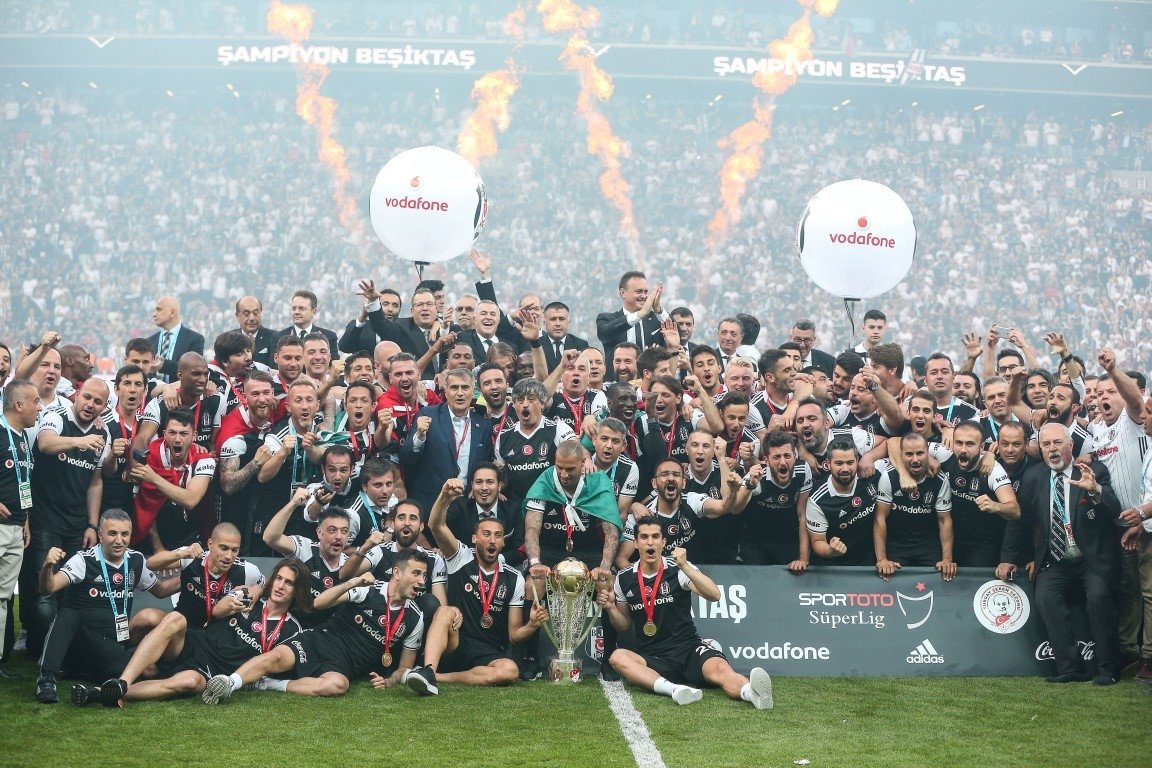Beşiktaş, şampiyonluk kupasını aldı