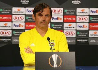 Fenerbahçeli taraftarlardan Cocu'ya tepki!