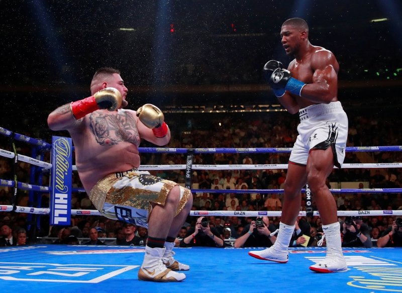 Anthony Joshua ilk yenilgisini aldı!