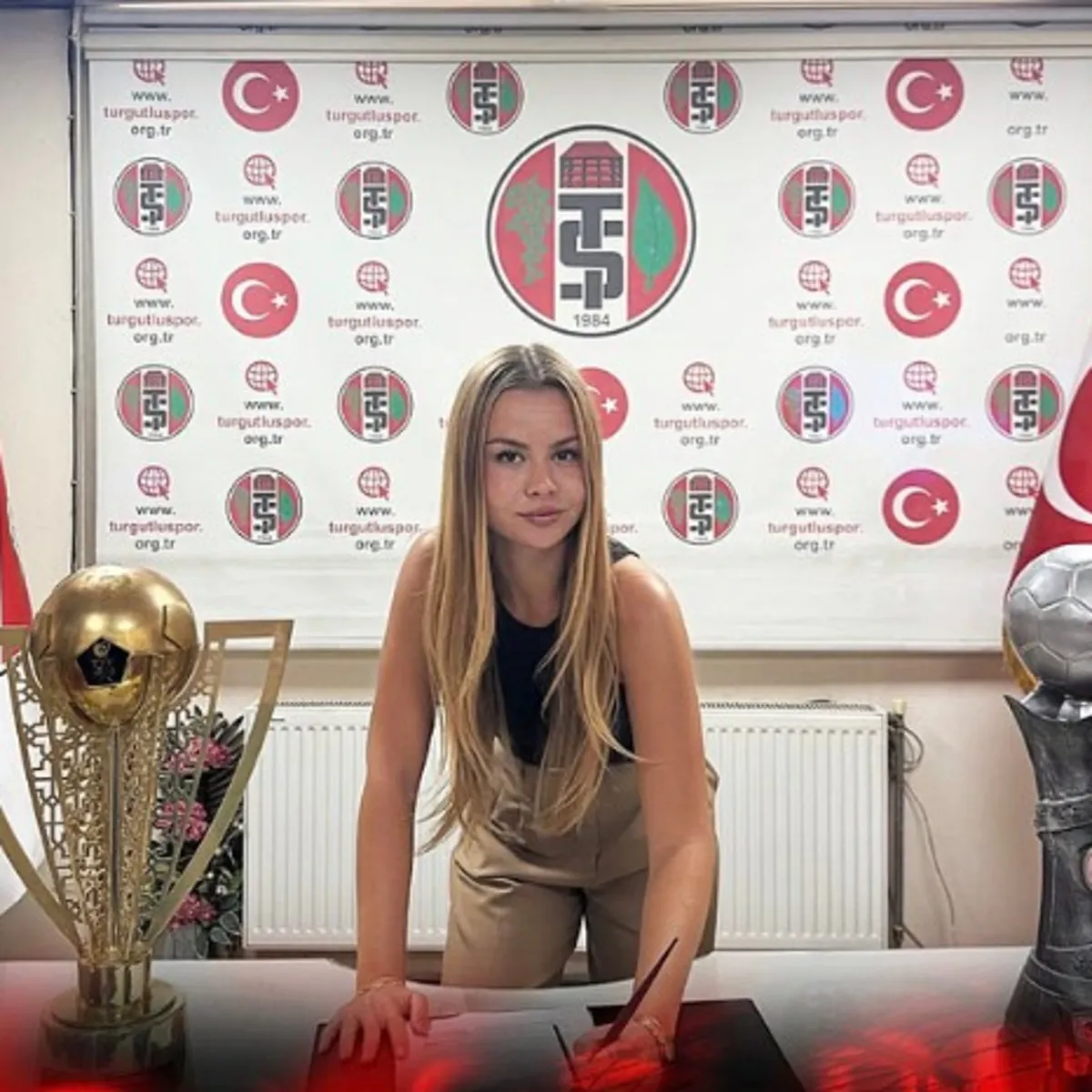 Turgutluspor'a sürpriz hoca! Manisa ekibi 22 yaşındaki Zeynep Mestan'a emanet