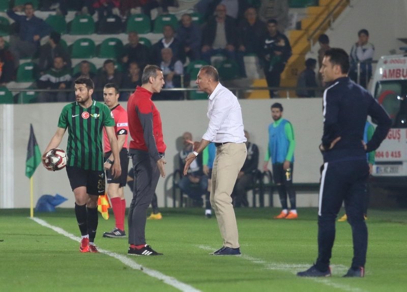 Akhisarspor - Ümraniyespor maçından kareler