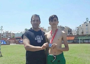 Hasan Kantaş’tan gümüş madalya