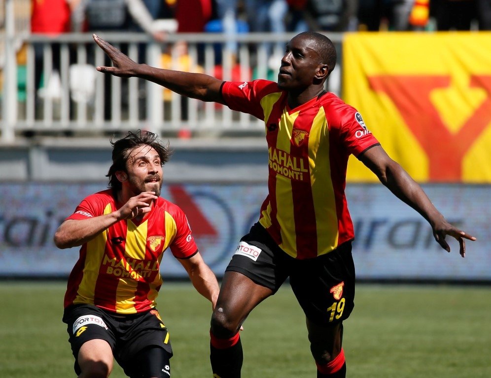 Fenerbahçe’de Demba Ba sürprizi