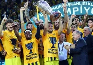 Fenerbahçe'den kupa sonrası Galatasaray'a gönderme!