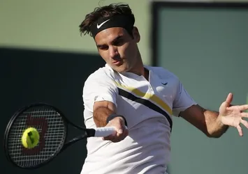 Federer'e büyük şok
