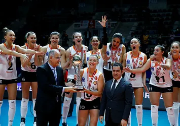 Voleybolda şampiyon Eczacıbaşı VitrA oldu!