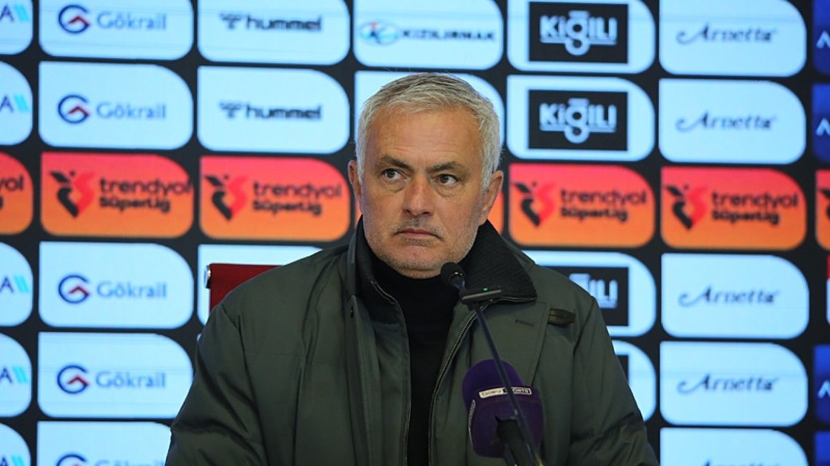 FENERBAHÇE HABERİ: Ömer Üründül'den flaş Mourinho eleştirisi! Anlamak mümkün değil FENERBAHÇE HABERİ: Ömer Üründül'den flaş Mourinho eleştirisi! Anlamak mümkün değil
