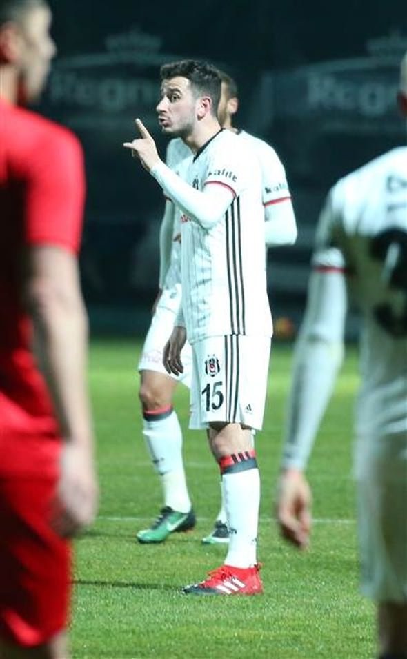 Beşiktaş’ta savunma dağıldı! Oyuncular tartıştı...
