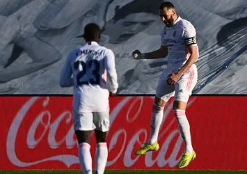 Madrid evinde Benzema ile güldü!