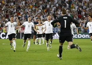 Almanya yarı finalde