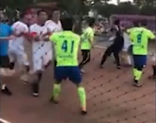 Çin’de akılalmaz olay! Rakibinin kulağını kopardı...