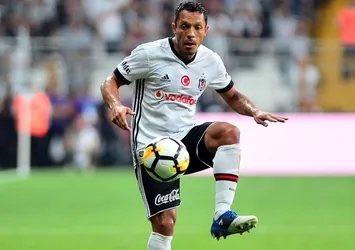 Beşiktaş'ta Adriano şoku