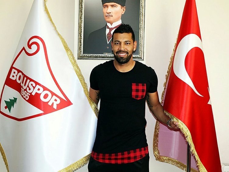 Andre Santos ağlayarak veda etti
