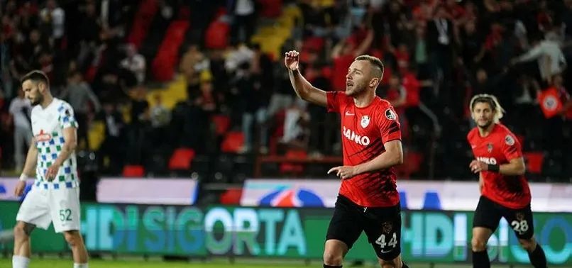 Beşiktaş Alexandru Maxim'i TFF'ye bildirdi